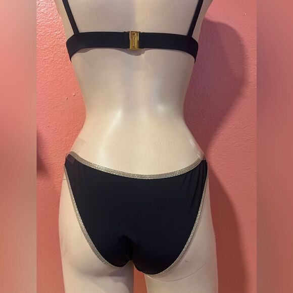 BEACH BUNNY BIKINI SET .. - Picture 8 of 11